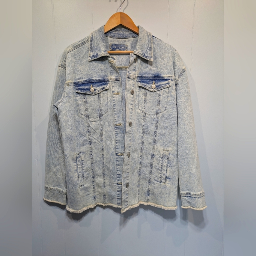 Maurices‎ Acid Wash Distressed Denim Jacket Size Medium Cotton Lightweight